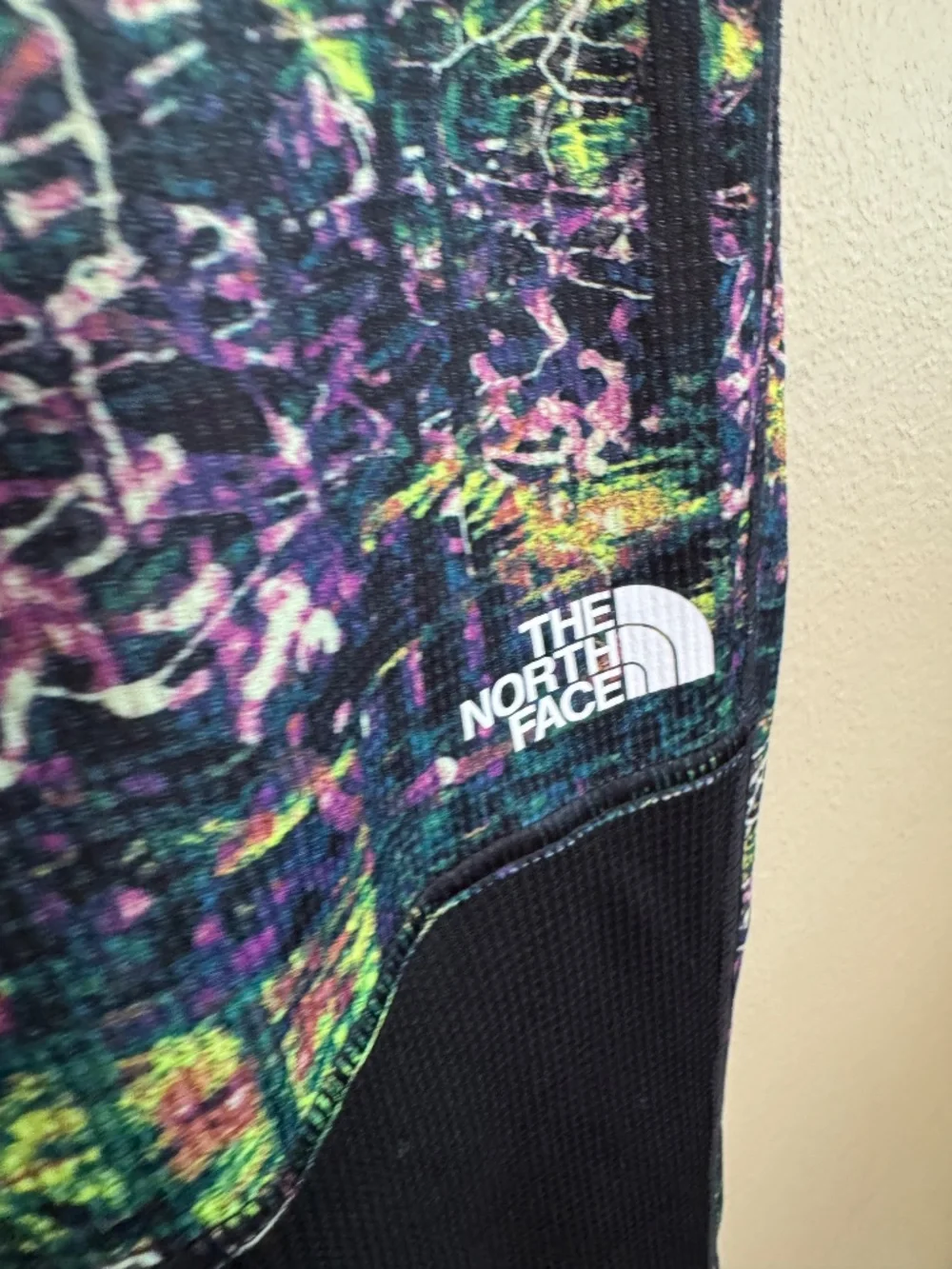 The North Face Teens. Boys’ & Girls’ Waffle Base Layer Set size Large